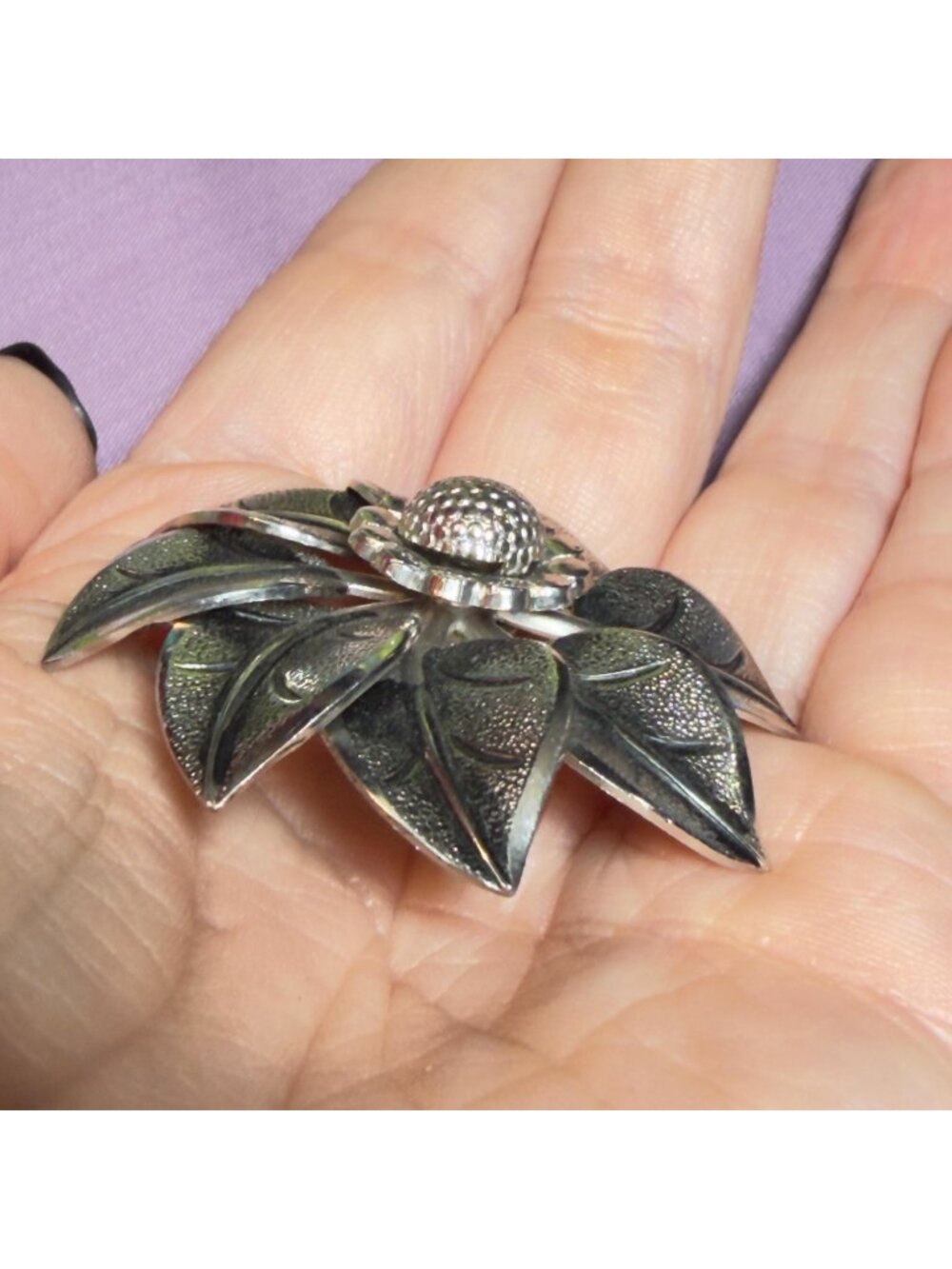 Marvella Vintage Flower Brooch Silver Tone Textured Floral Pin - Picture 3 of 7